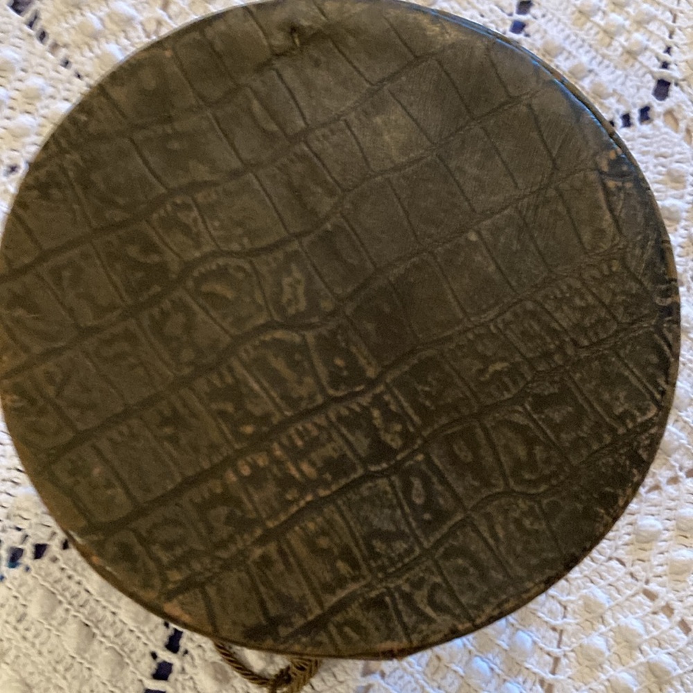 Antique crocodile pouch. - Picture 7 of 11